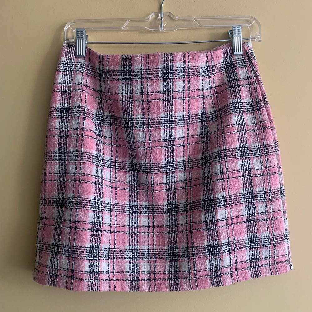 Lulus - pink multi-plaid Tweed Mini skirt - size medium; pink plaid